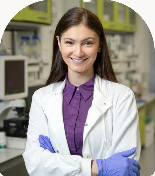 Dr Elena Seranova in a laboratory
